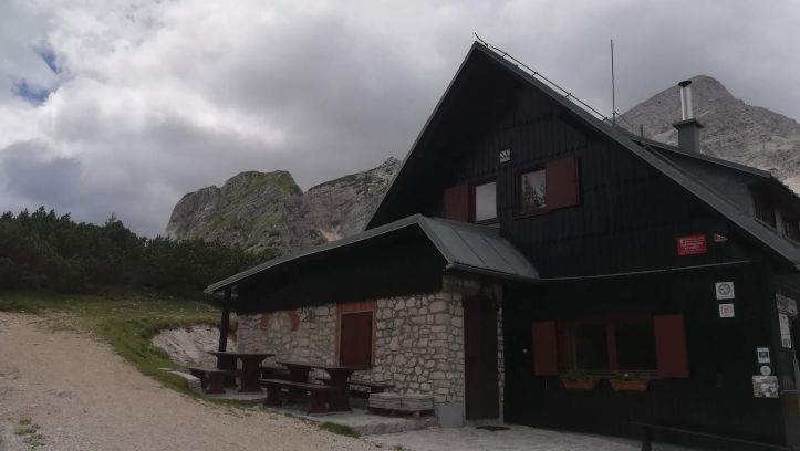 Odpiranje doma na Vršiču